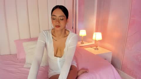 luna_hot_ass online show from October 23, 8:59 pm