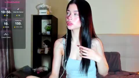 Hi everyone my name is Tina   online show from July 8, 11:18 pm