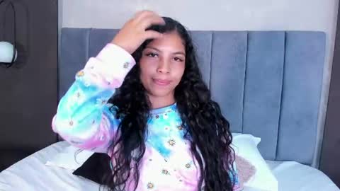 luna_varela_ online show from June 17, 1:45 pm