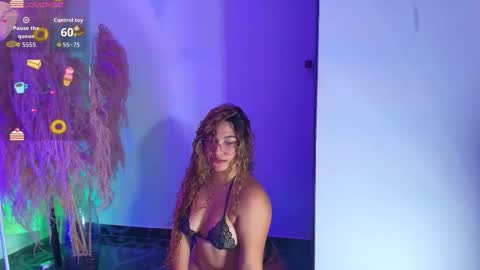 luna vex online show from December 4, 3:20 am