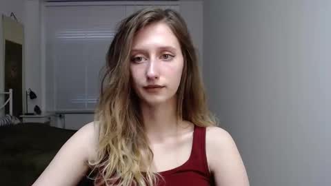 L U N A  online show from October 13, 5:32 am