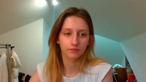 L U N A  online show from December 30, 7:37 am