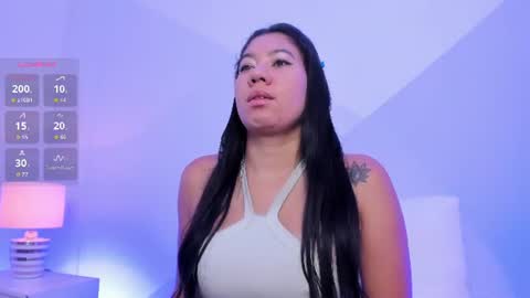lunaa_hart online show from August 5, 1:23 am