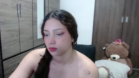 lunaa_sub online show from April 29, 9:20 pm