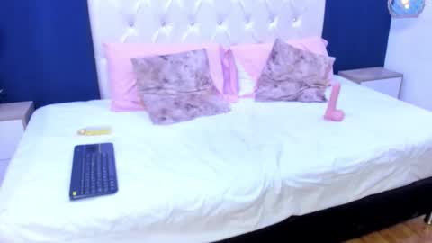 Snapshot of lunaa_velvett chatting on October 13, 3:25 pm lunaa_velvett online show from October 13, 3:25 pm