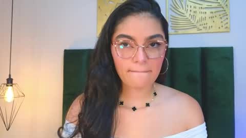 Luna Aspen online show from April 29, 6:24 pm