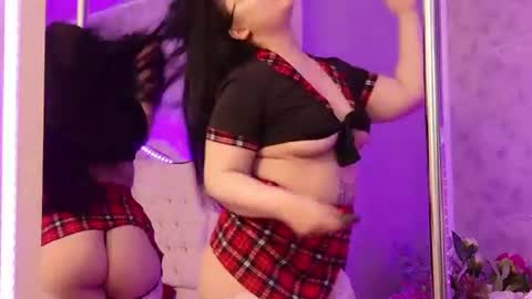 lunababe_ online show from June 21, 11:47 am