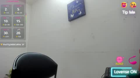 lunabrillante1972 online show from June 22, 3:25 am