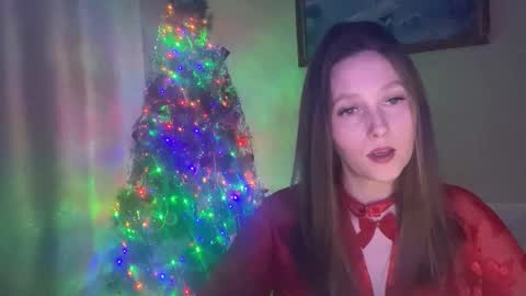 lunafeather online show from January 9, 1:26 pm