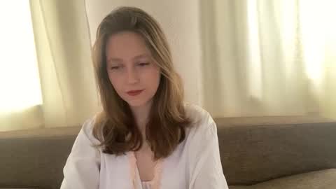 lunafeather online show from February 9, 3:42 am