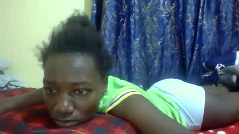 lunah_kitty online show from April 28, 2:38 am
