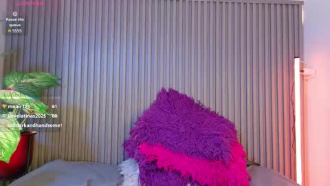 Snapshot of lunamaithe chatting on September 21, 12:59 pm . . online show from September 21, 12:59 pm