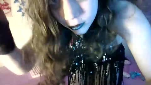 Snapshot of lunaquinn45 chatting on October 21, 2:21 pm lunaquinn45 online show from October 21, 2:21 pm