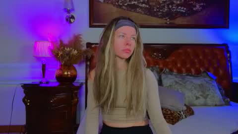 Luna Rishi online show from January 13, 6:19 am