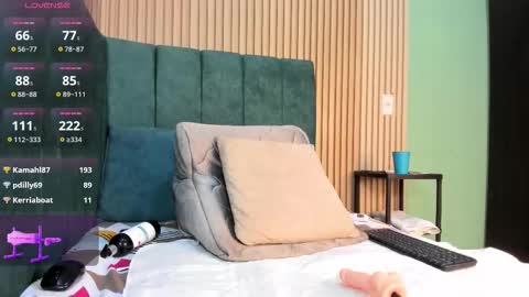 Snapshot of lunastar03 chatting on October 9, 1:59 pm lunastar03 online show from October 9, 1:59 pm