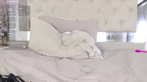 lunna__tylor online show from June 24, 3:49 am
