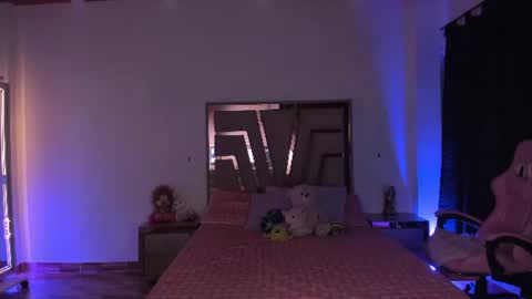 LUNA ROSE online show from June 17, 12:23 am