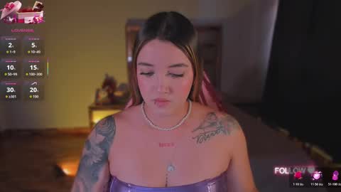 Snapshot of lunna_roosee chatting on October 18, 5:26 pm LUNA ROSE online show from October 18, 5:26 pm