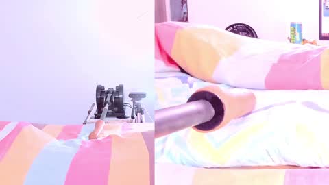 Snapshot of lunna_thomson chatting on December 12, 3:32 am lunna online show from December 12, 3:32 am