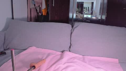 lusciouslipsxx online show from March 28, 7:41 am