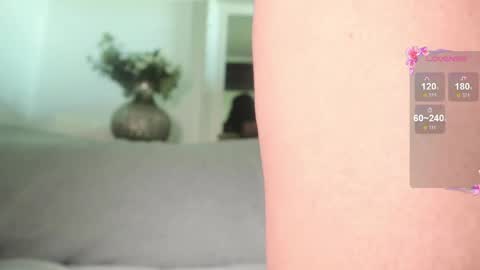 lusciouslipsxx online show from March 19, 7:35 am