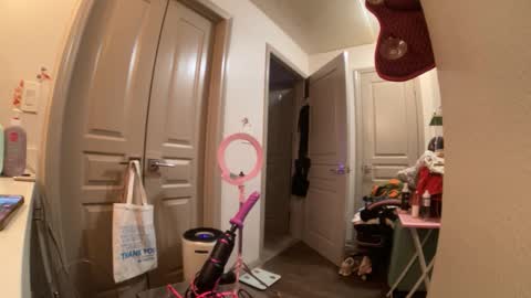 LOLA online show from December 19, 4:27 am