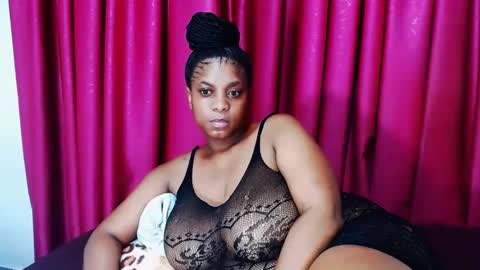 Snapshot of lustydesirex chatting on December 18, 11:40 pm lustydesirex online show from December 18, 11:40 pm