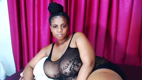 Snapshot of lustydesirex chatting on December 17, 9:27 pm lustydesirex online show from December 17, 9:27 pm