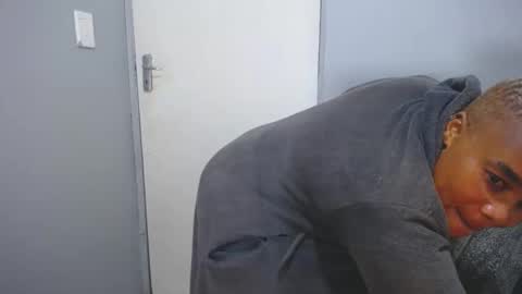 luvcandy85 online show from March 22, 12:05 am