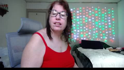 Snapshot of luvely_gurl chatting on December 14, 4:30 pm Shauna online show from December 14, 4:30 pm
