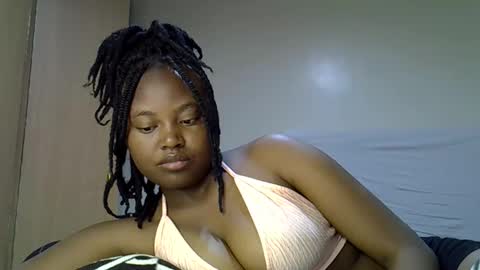 Snapshot of luvly_ebonny chatting on October 18, 7:37 pm Tracy online show from October 18, 7:37 pm