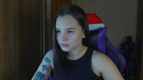 Snapshot of luvmeeow chatting on December 28, 8:25 pm Ann online show from December 28, 8:25 pm