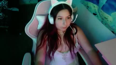 luvvespie online show from November 25, 12:24 am