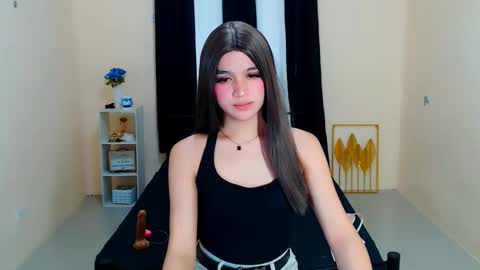 Snapshot of lux_white chatting on September 26, 3:04 am queen lux online show from September 26, 3:04 am