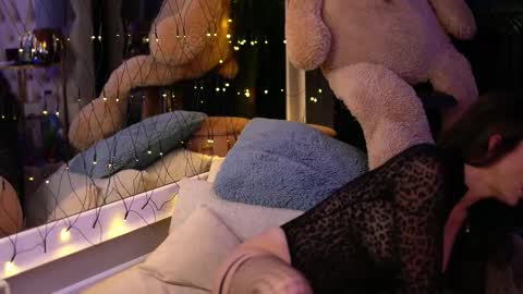 luxennoir online show from January 14, 9:47 am