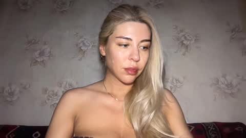 LuxSonyaStar online show from August 3, 8:03 pm