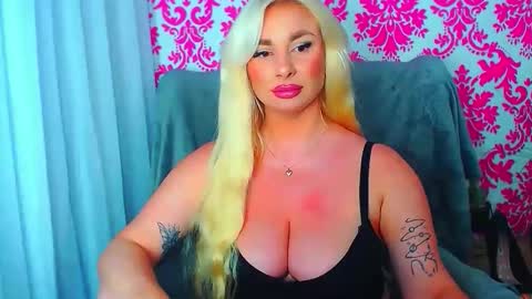 Luxuriaa online show from October 9, 10:58 pm