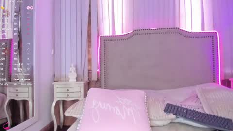 lya_brown online show from July 28, 6:20 pm