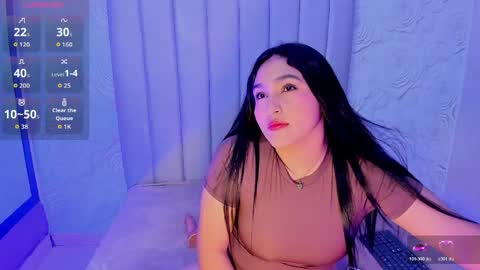 LYA DUBOIS  online show from June 8, 7:47 pm