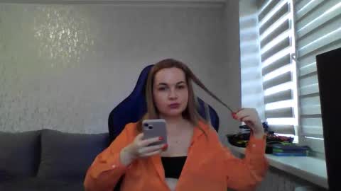 Tina online show from April 28, 11:03 am