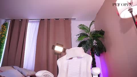 Lyhana Lee online show from June 22, 3:42 pm