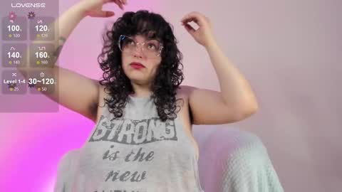 lylah online show from November 23, 10:00 pm