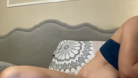 Olivia online show from March 15, 10:45 pm