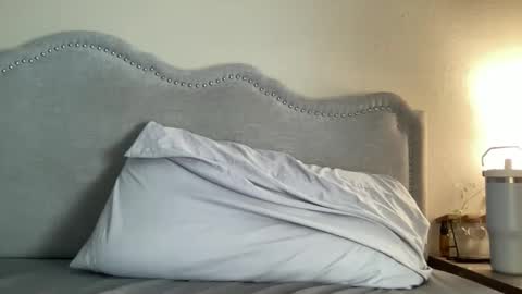 Olivia online show from December 10, 4:49 pm