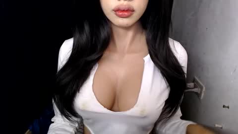 Lyn online show from March 15, 10:39 am