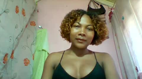 lyndah19 online show from March 6, 8:20 am