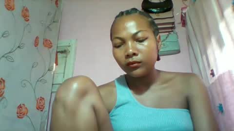 lyndah19 online show from March 9, 8:06 am