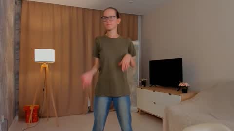 Sara online show from September 19, 4:17 pm