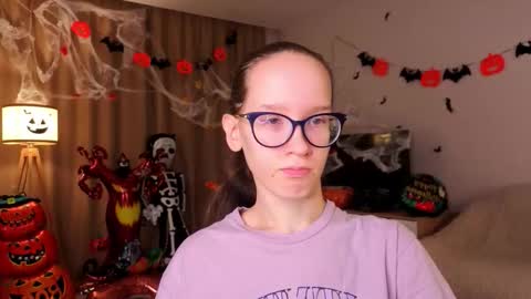 Sara online show from November 2, 4:32 pm