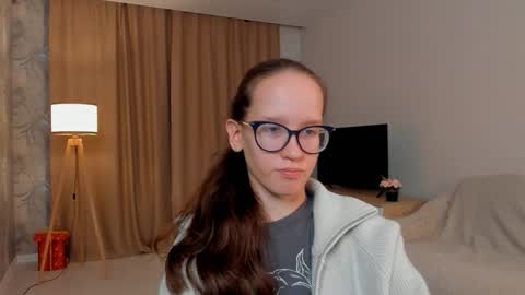 Sara online show from September 13, 4:15 pm